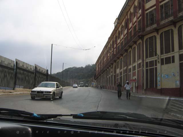 VOYAGE ORAN SEPTEMBRE 2006 71 12 sept. 06 - matin - DESCENTE VERS LA MARINE.JPG